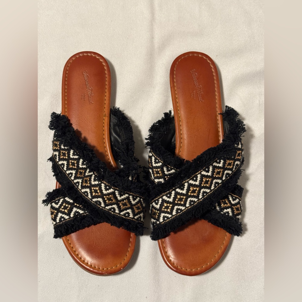 Universal Thread Boho Cross Sandals Womens 9